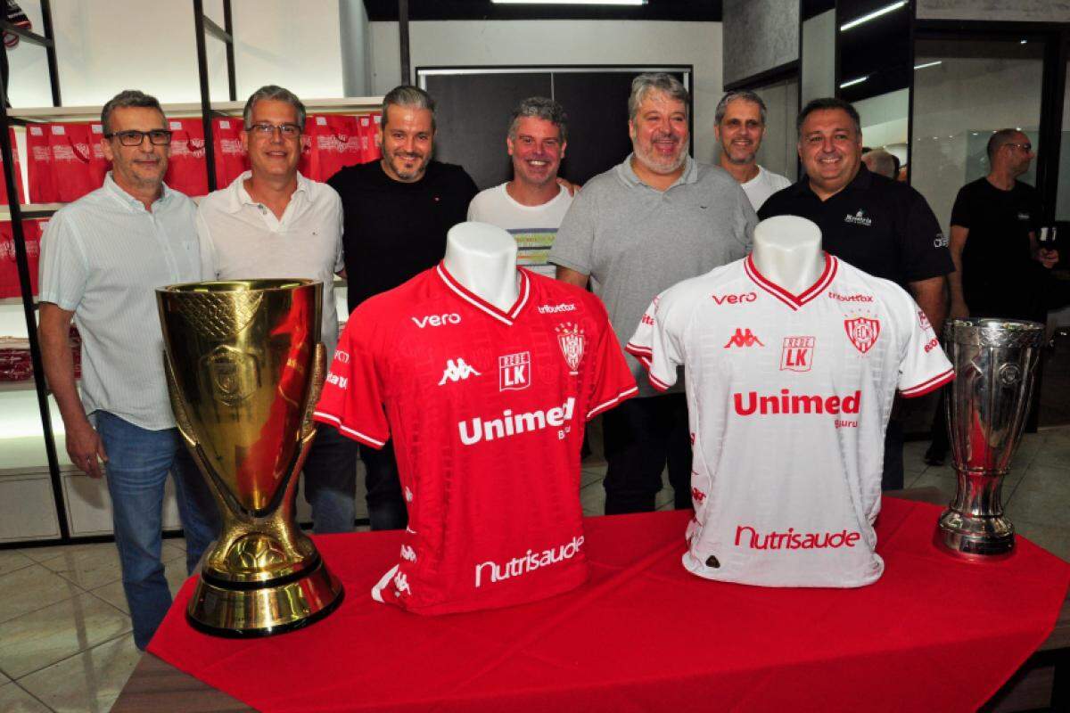 Luciano Camargo, Eduardo Pegoraro, Reinaldo Mandaliti, Estevan Pegoraro, Rodrigo Mandaliti, Carlinhos Agra e Caio Monteiro de Oliveira