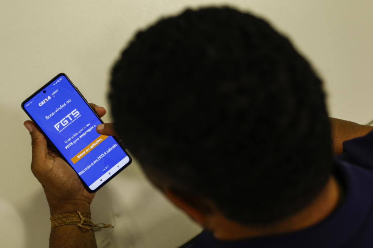 Criado em 2019 e em vigor desde 2020, o saque-aniversário permite a retirada de parte do saldo de qualquer conta ativa ou inativa do fundo no mês do aniversário