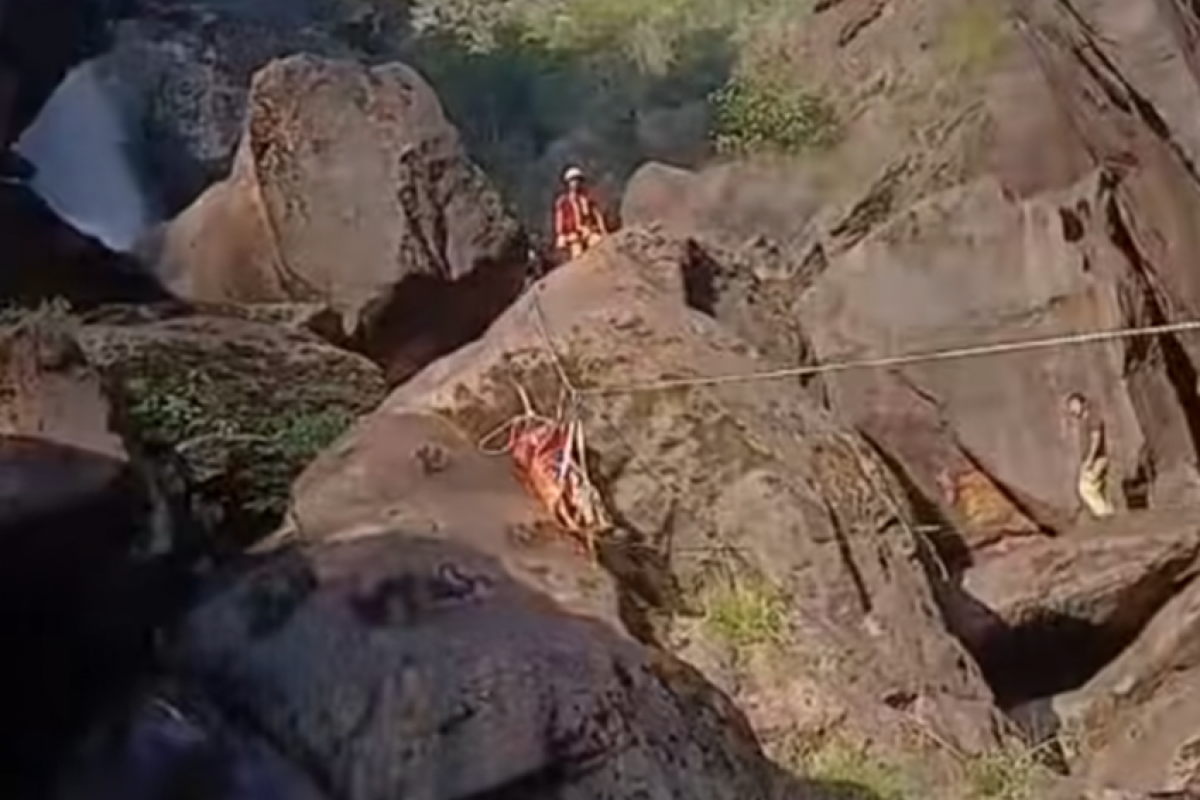 Jeremias Almeida tentava pular de uma pedra para outra quando caiu.
