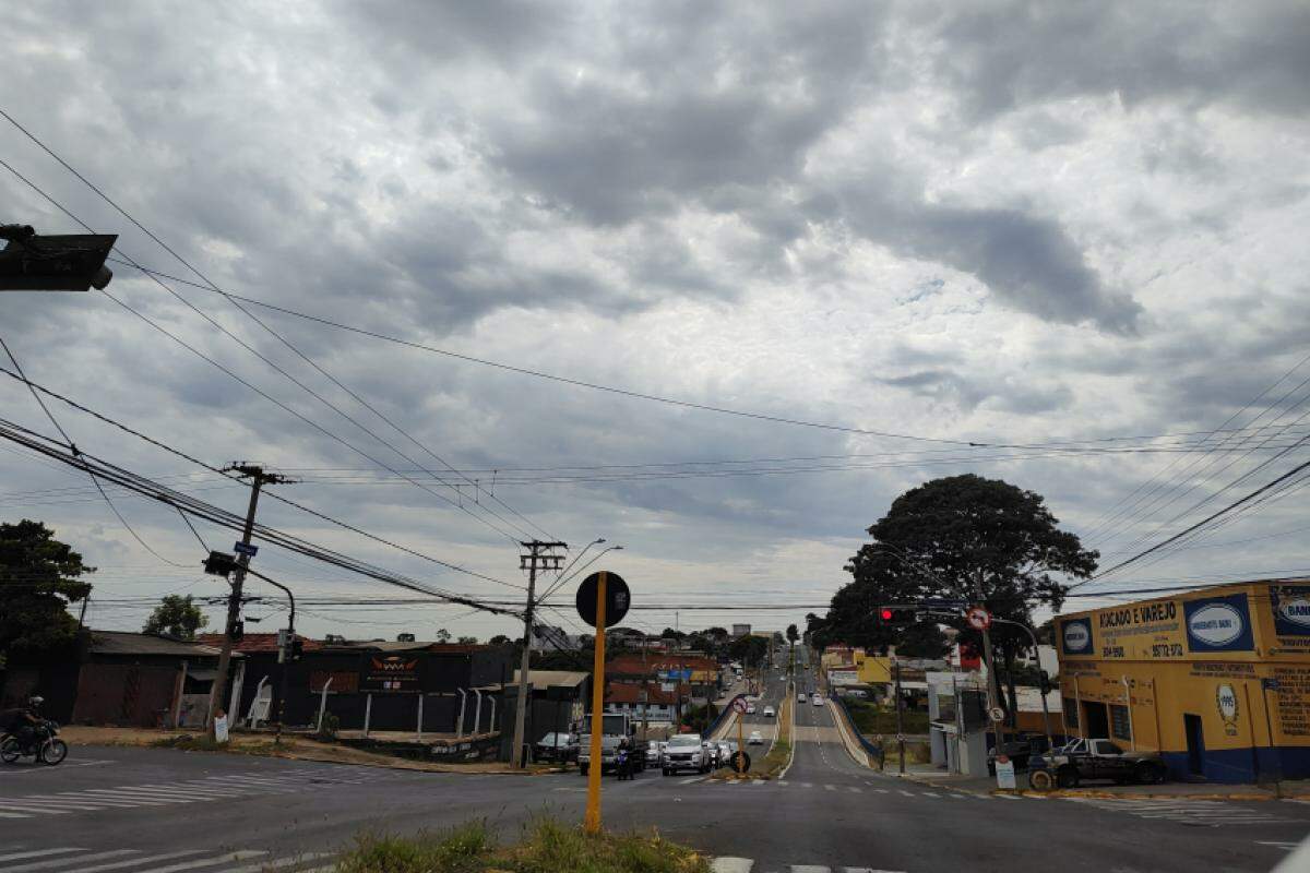 Vista do céu de Bauru na região do viaduto da Rodrigues Alves sobre a Marechal Rondon