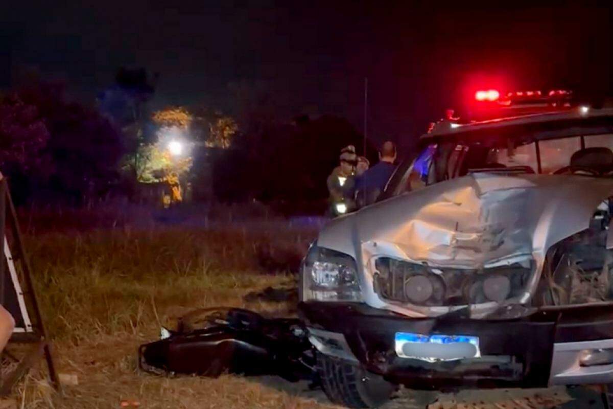 O acidente ocorreu no momento em que a moto realizava a conversão na rodovia.