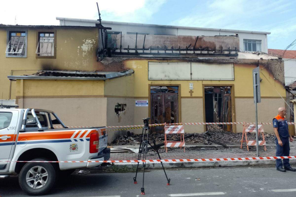 Equipe da Defesa Civil no local da tragédia, em São José