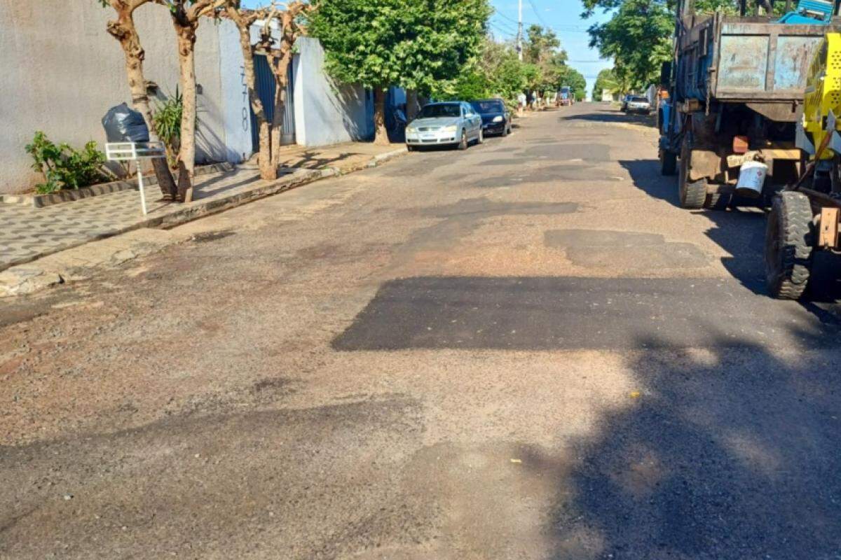 Ruas do bairro Água Branca já estão sendo preparadas para o reperfilamento   