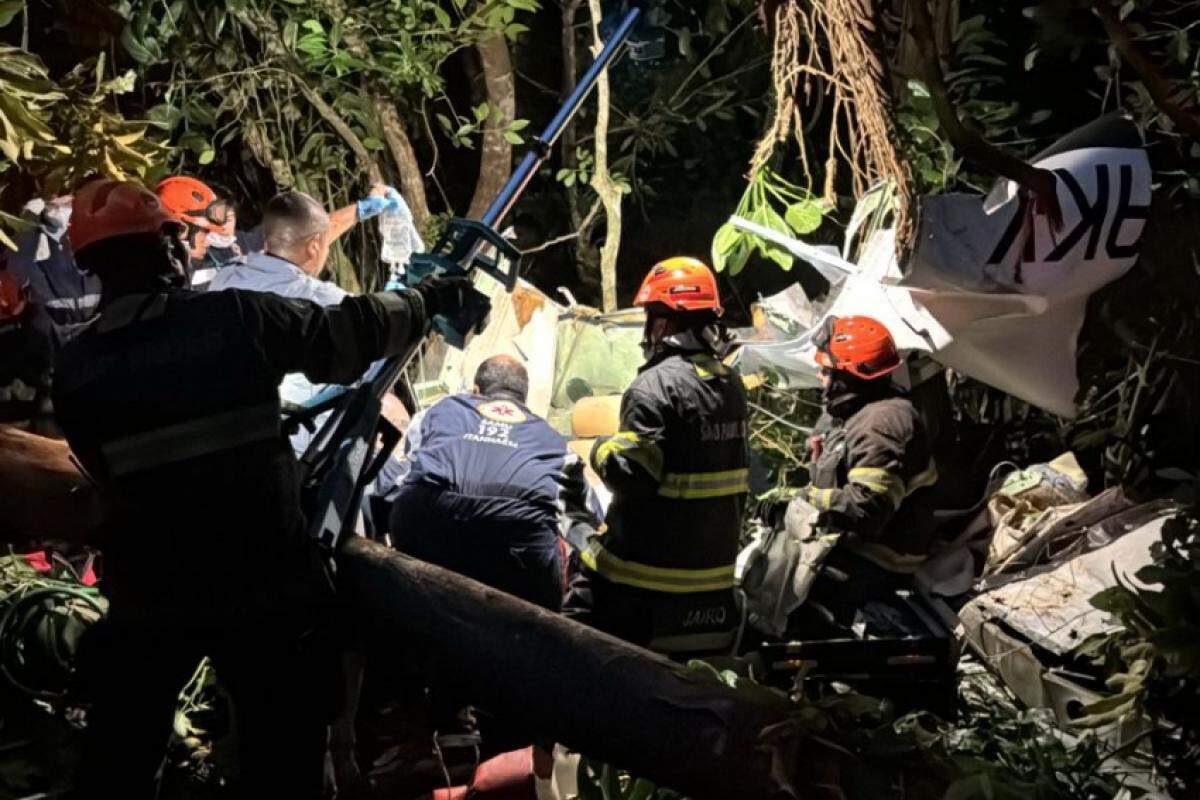 Queda ocorreu na rua Mogi das Cruzes, próximo à praia de Gaivota, em Itanhaém