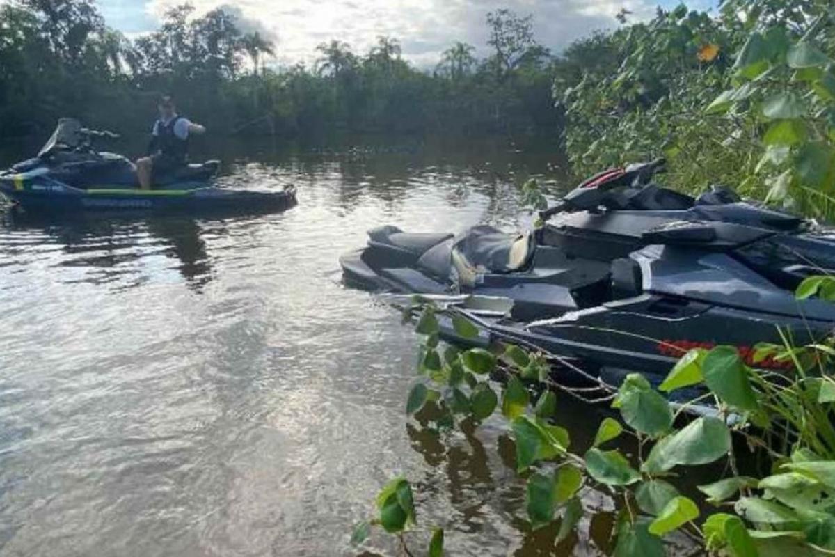 Colisão ocorreu no rio Guaratuba