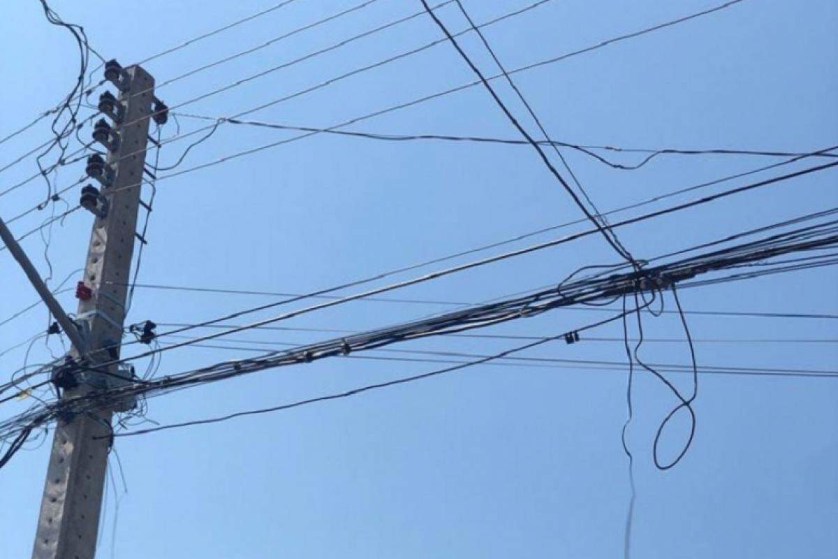 Fios soltos causam riscos e precisam ser retirados