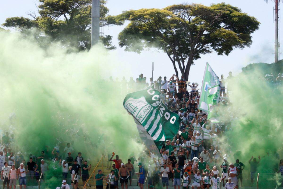 Há um ano, torcida fazia a festa pelo acesso da Veterana