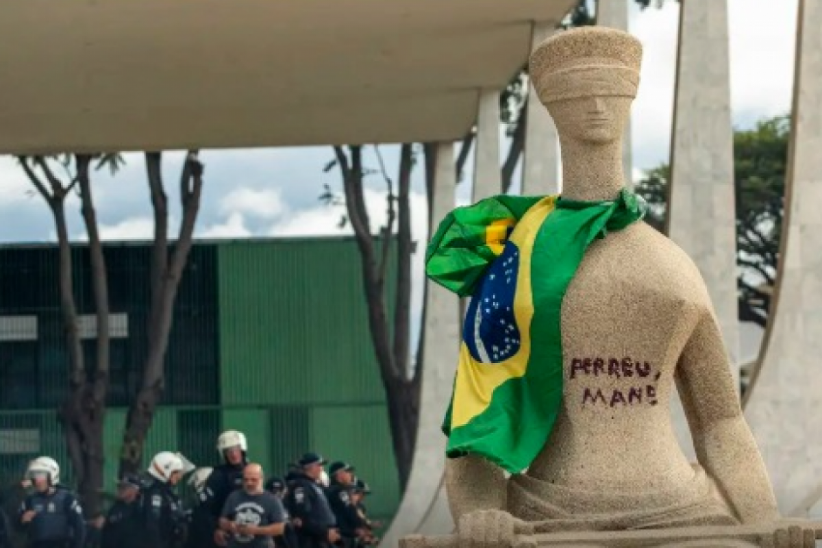 O caso é julgado pela Primeira Turma da Corte, que também é formada pelo relator, Alexandre de Moraes, Flávio Dino, Cármen Lúcia e Cristiano Zanin