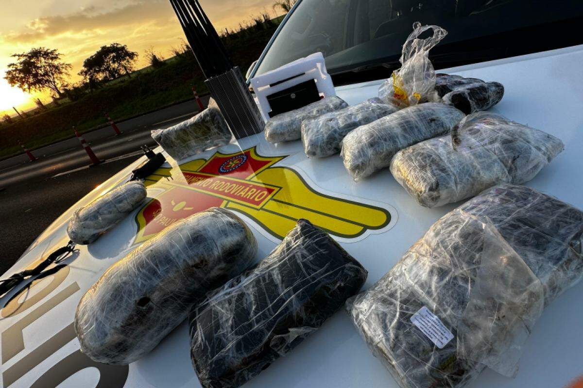 Dois homens, sem antecedentes criminais, foram presos em flagrante