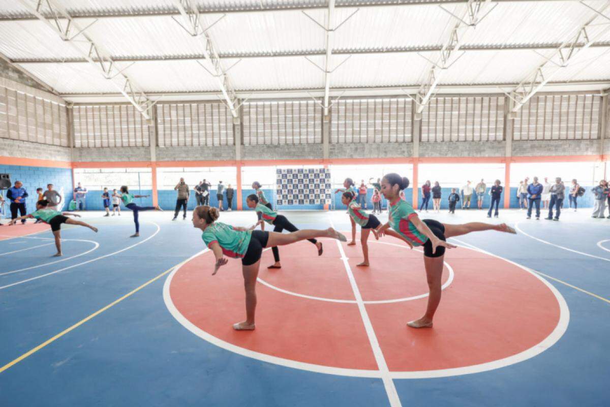 Comunidade da região do bairro Medeiros já pode utilizar a quadra do CECE Léo Pereira Lemos Nogueira mediante agendamento prévio