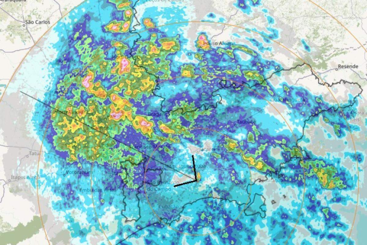 Chuva segue em direção ao Vale do Paraíba