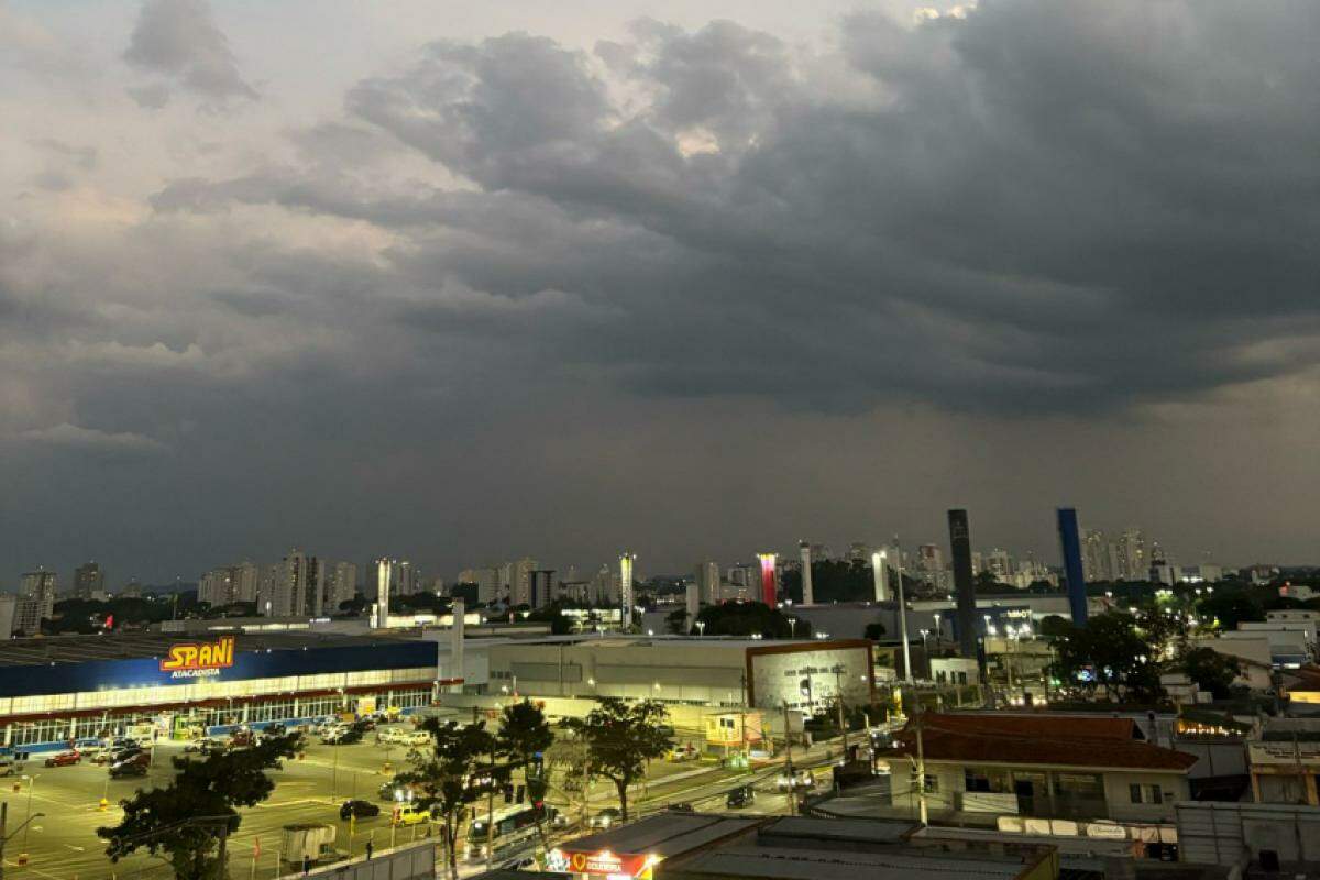 Tempo fechando em São José dos Campos