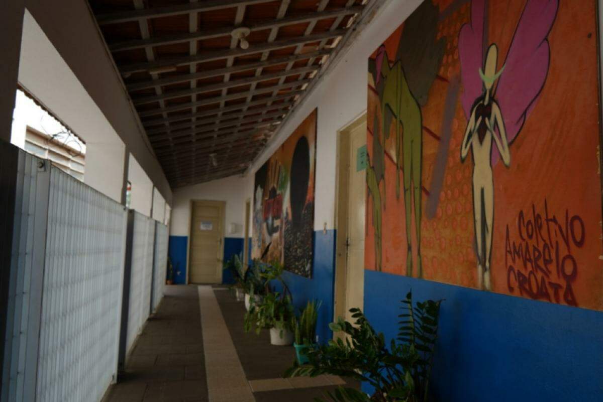 Obra contempla modernização elétrica, pintura, piso e telhado