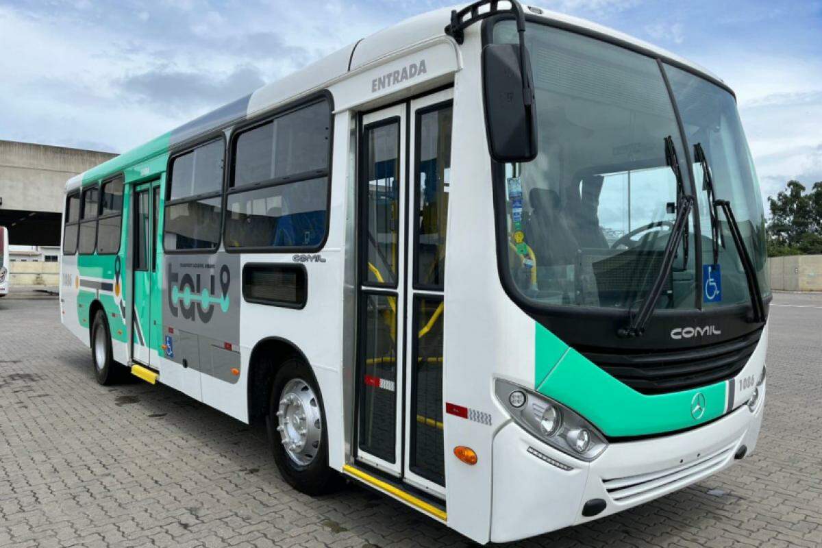 Veículo do transporte público de Taubaté