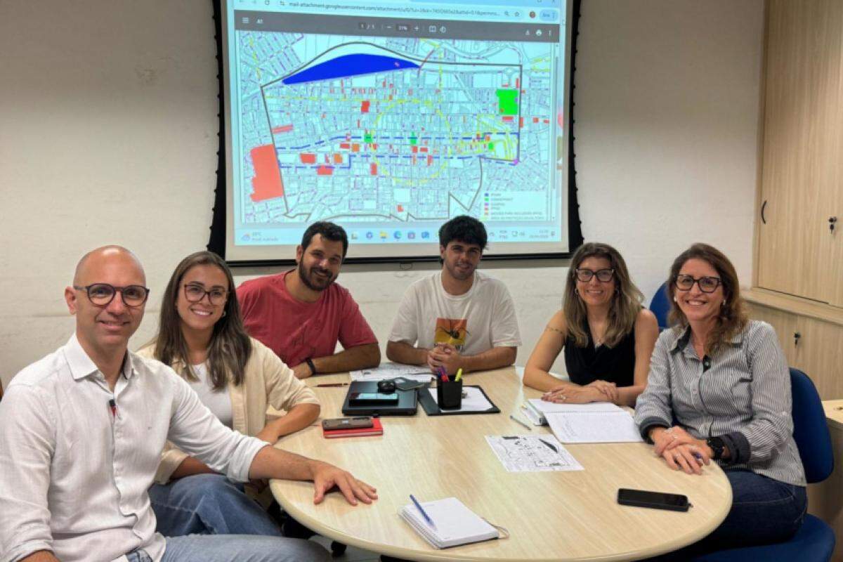 Representantes das Unidades de Planejamento e Meio Ambiente e de Cultura reuniram-se para debater a requalificação da Região Central de Jundiaí
