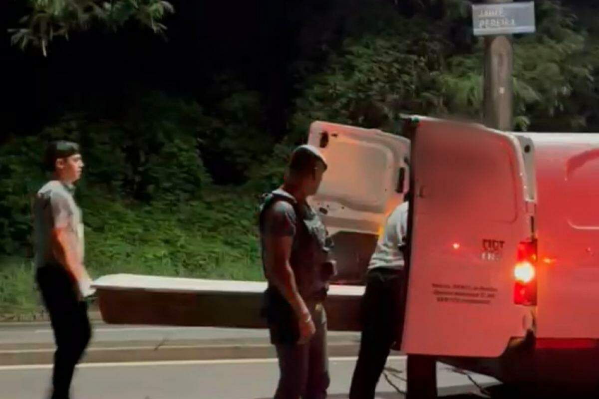 A vítima fatal colidiu com um poste na avenida Jaime Pereira em Piracicaba.