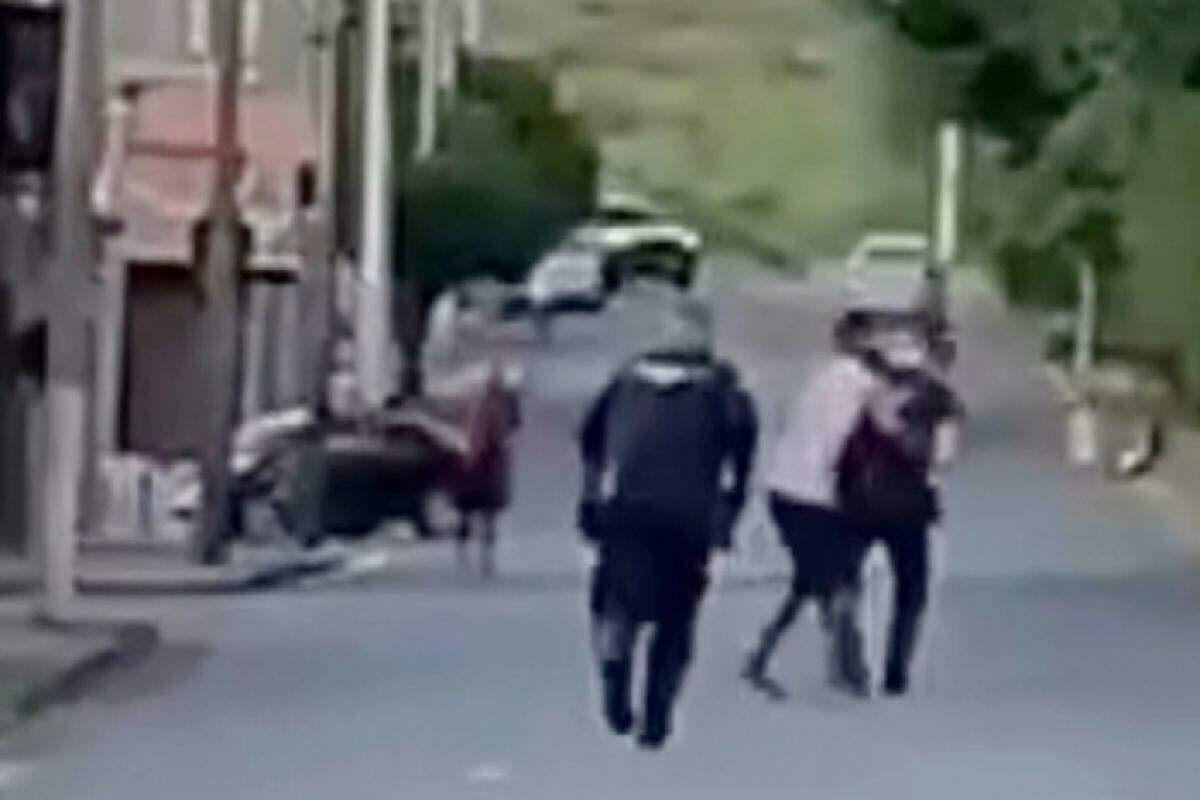 Durante a abordagem, o homem entrou em luta corporal com o Guarda Civil e foi alvejado.
