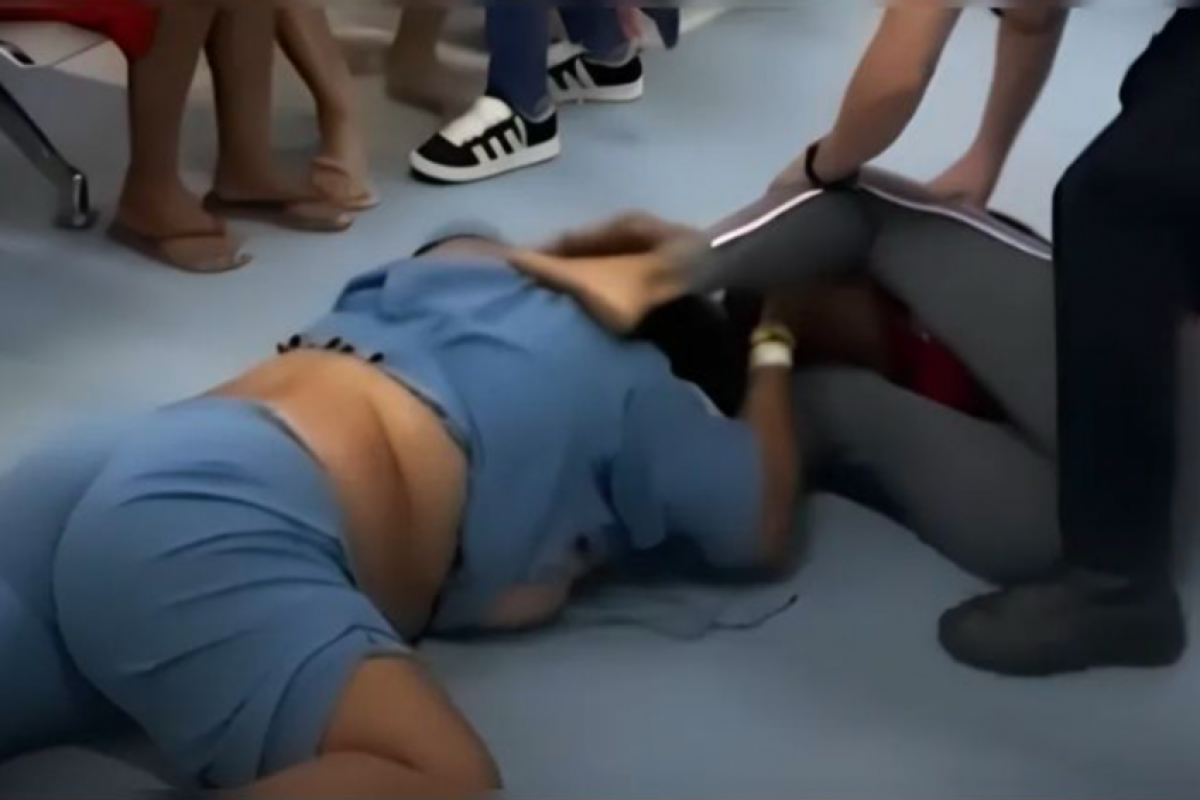 Um vigilante precisou intervir no embate corpo a corpo, enquanto a Polícia Militar foi chamada para conter os ânimos. 
