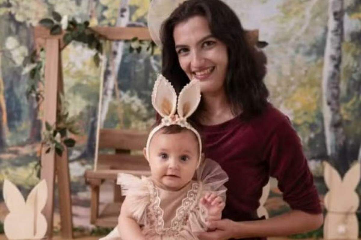 Giulia Melo Ribeiro dos Santos, de 28 anos, e sua filha, Cecília Melo dos Santos Vacari
