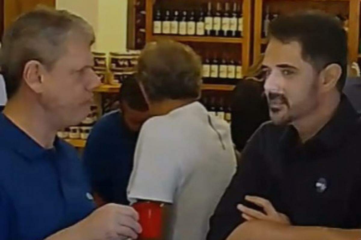 Tarcísio durante pausa para o café em Campos
