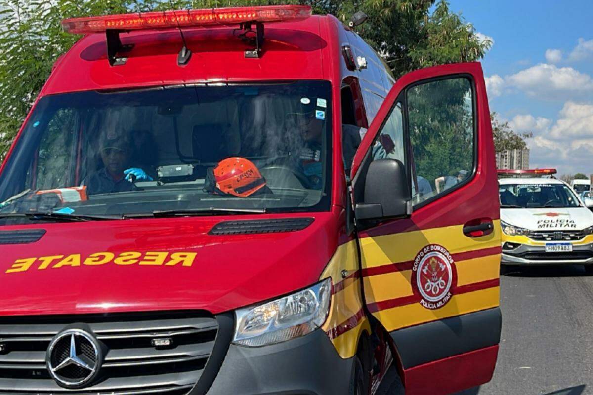 A vítima foi socorrida pela unidade de resgate do Corpo de Bombeiros.