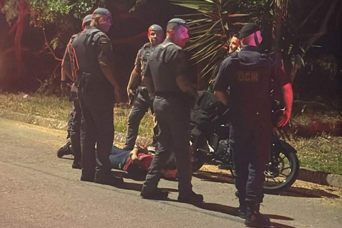 Várias equipes chegaram em apoio, inclusive também da Guarda Municipal.