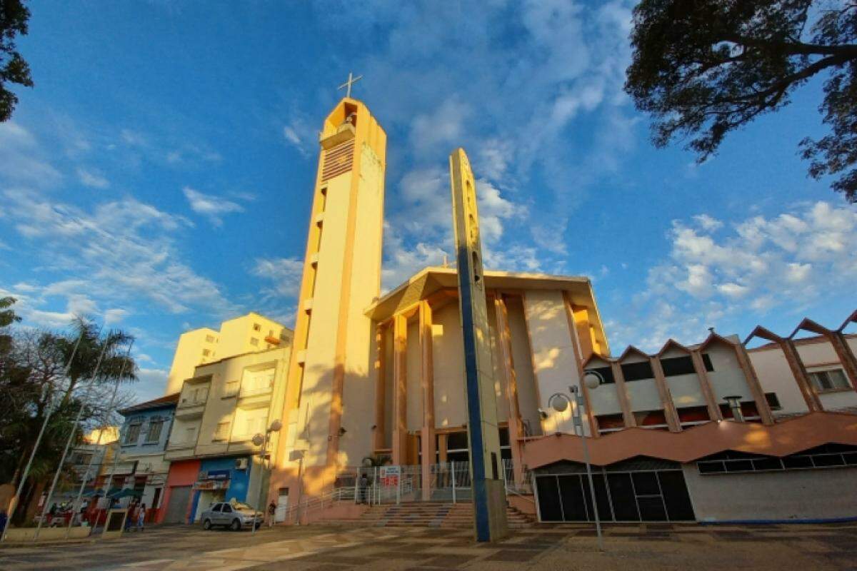 Cerimônia será presidida pelo bispo Dom Rubens Sevilha, na Catedral do Divino Espírito Santo, às 19h