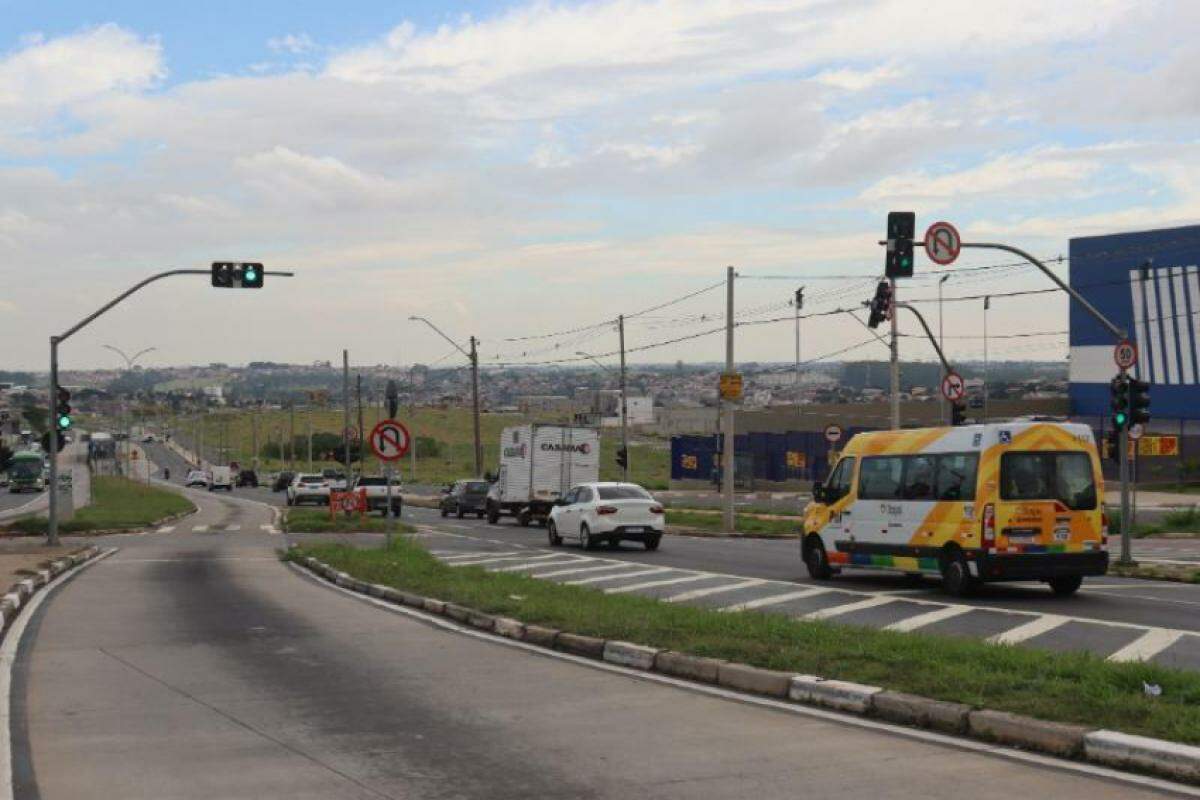 Nova sincronização de 57 semáforos reduz tempo de viagem em até 13% na região Noroeste.