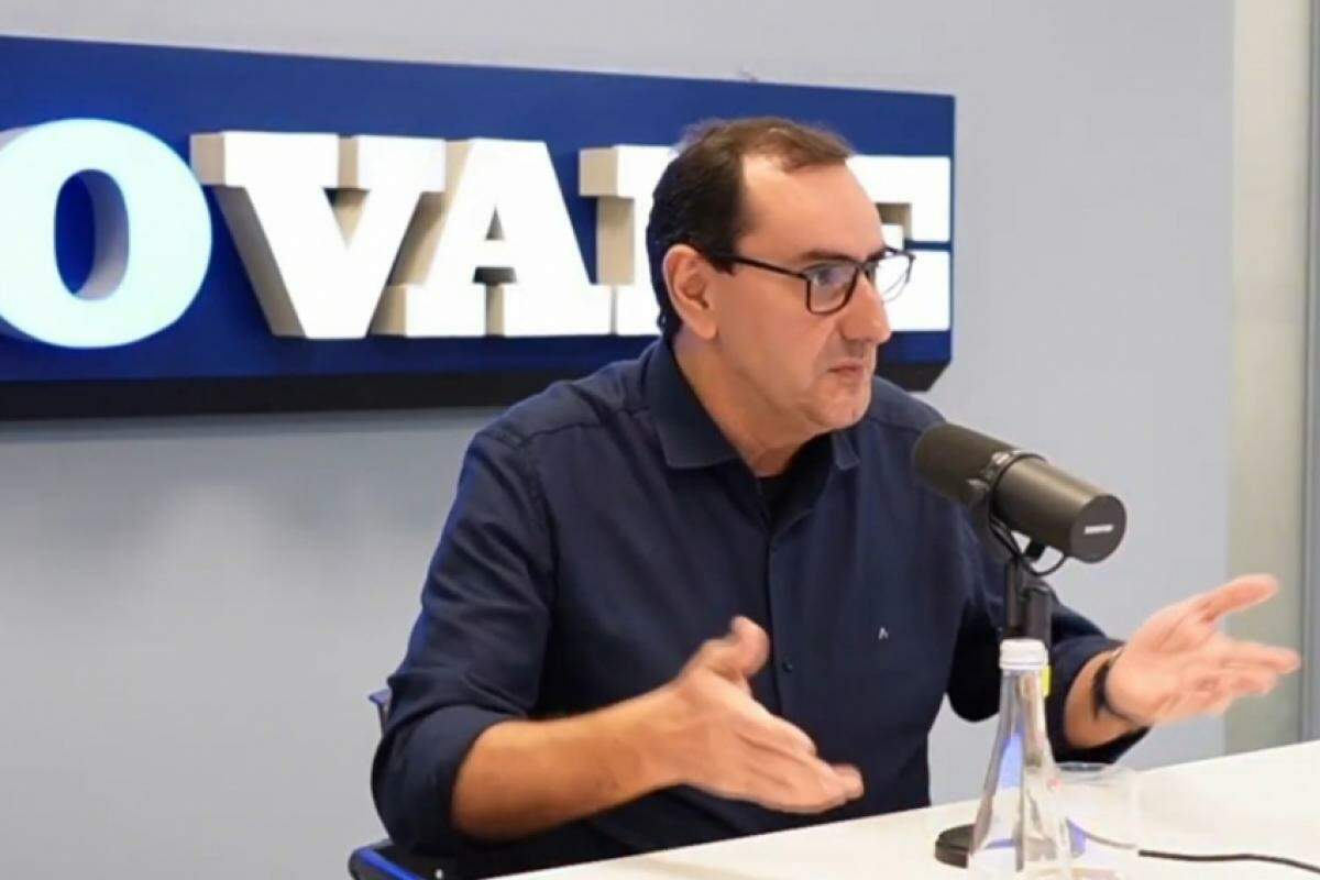 Anderson durante o podcast de OVALE