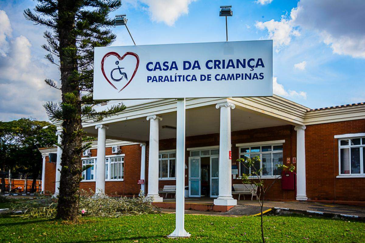 Projeto visa aumentar doações de pequenas e médias empresas para ampliar atendimentos gratuitos a pessoas com deficiência.