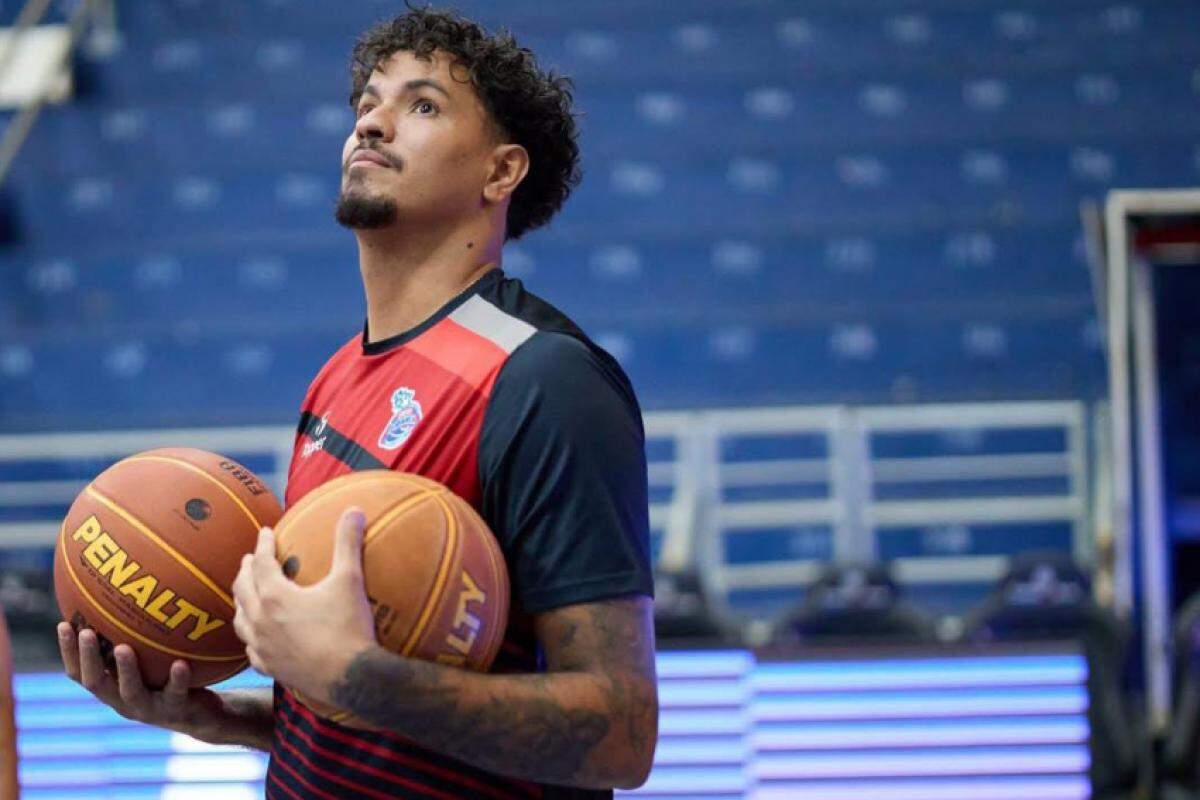 Lucas Dias não jogou na partida do primeiro turno, no Rio de Janeiro