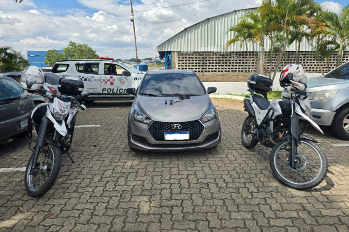 Durante vistoria, constatou que o carro estava com placa, chassis e número de motor adulterados
