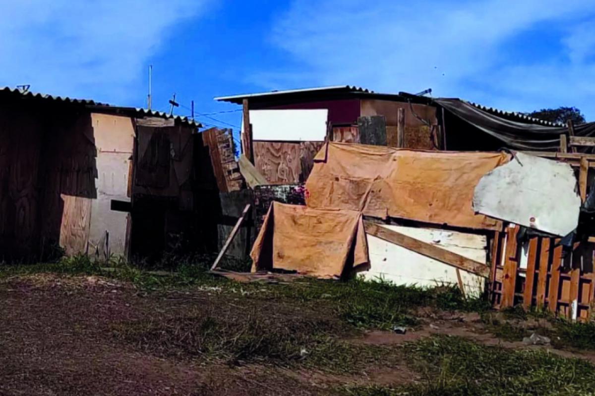 A área ocupada fica no bairro Jardim São Jorge e é alvo de disputa judicial desde 2020