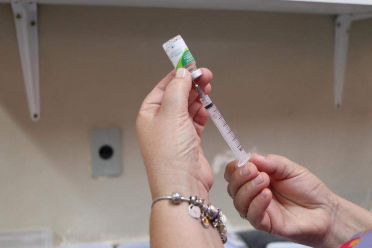 Aplicação da vacina se iniciou nesta segunda-feira (7)