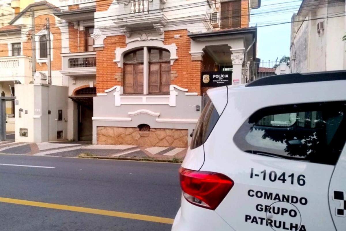 A agressor foi preso e conduzido à DDM em Piracicaba.