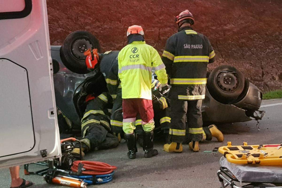 Carro capotou nas rodovias