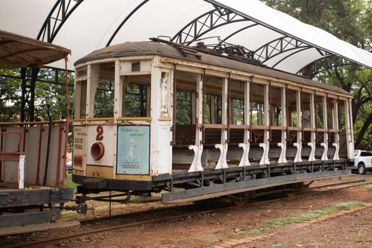 Linha de bonde foi instalada para transportar alunos e professores até a Esalq em 1915; veja como doar