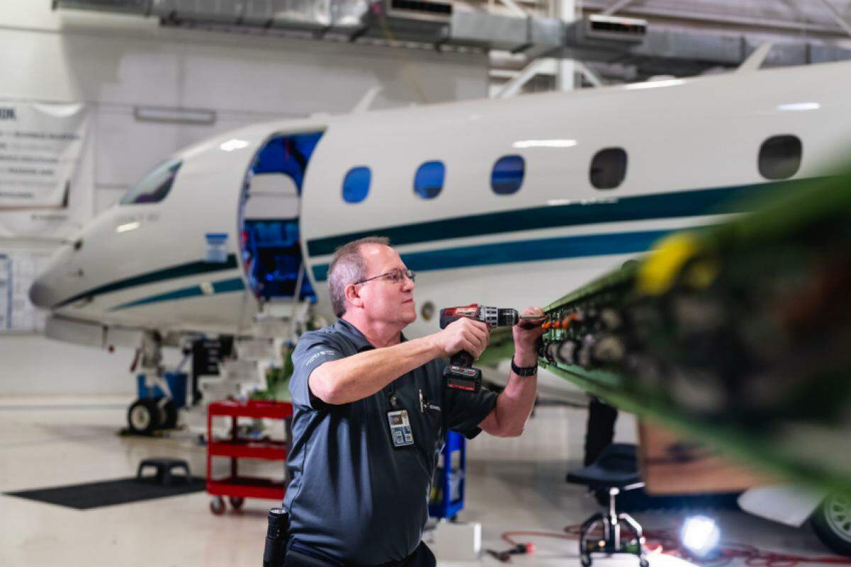 Produção de aviões na Embraer