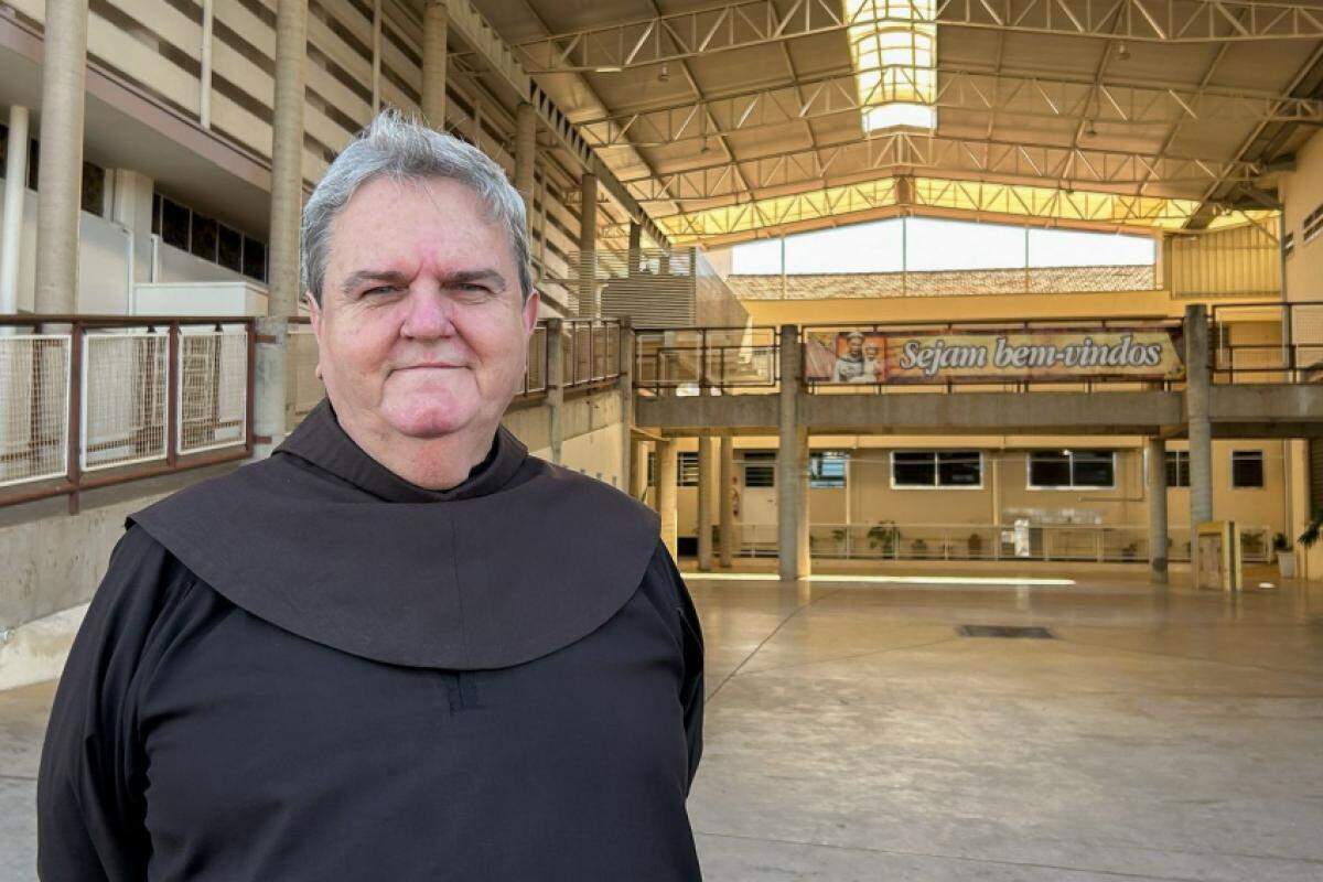 Frei James Luis Girardi é o pároco responsável pela Paróquia Santo Antônio 