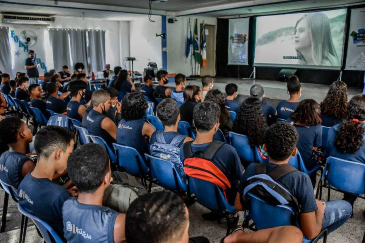 A ideia é transformar a produção, vencedora do Oscar 2025 de Melhor Filme Internacional, em sessão anual nas escolas.