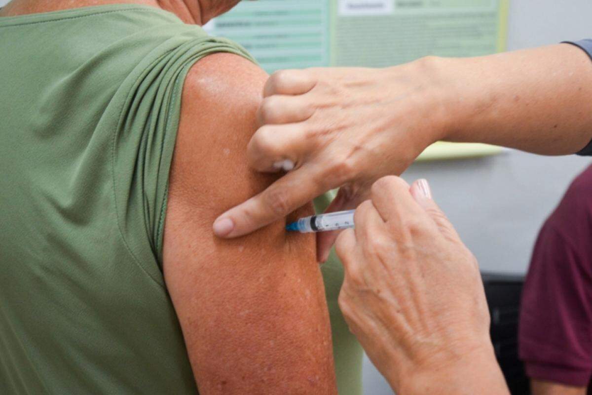 Campanha de vacinação contra a gripe está ativa na cidade em todas as Unidades Básicas de Saúde e Estratégias de Saúde da Família 