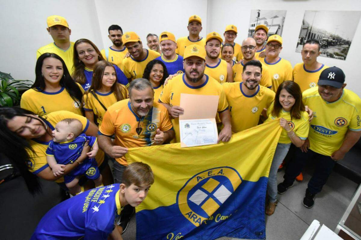 Torcedores se mobilizam para empurrar o time rumo à final