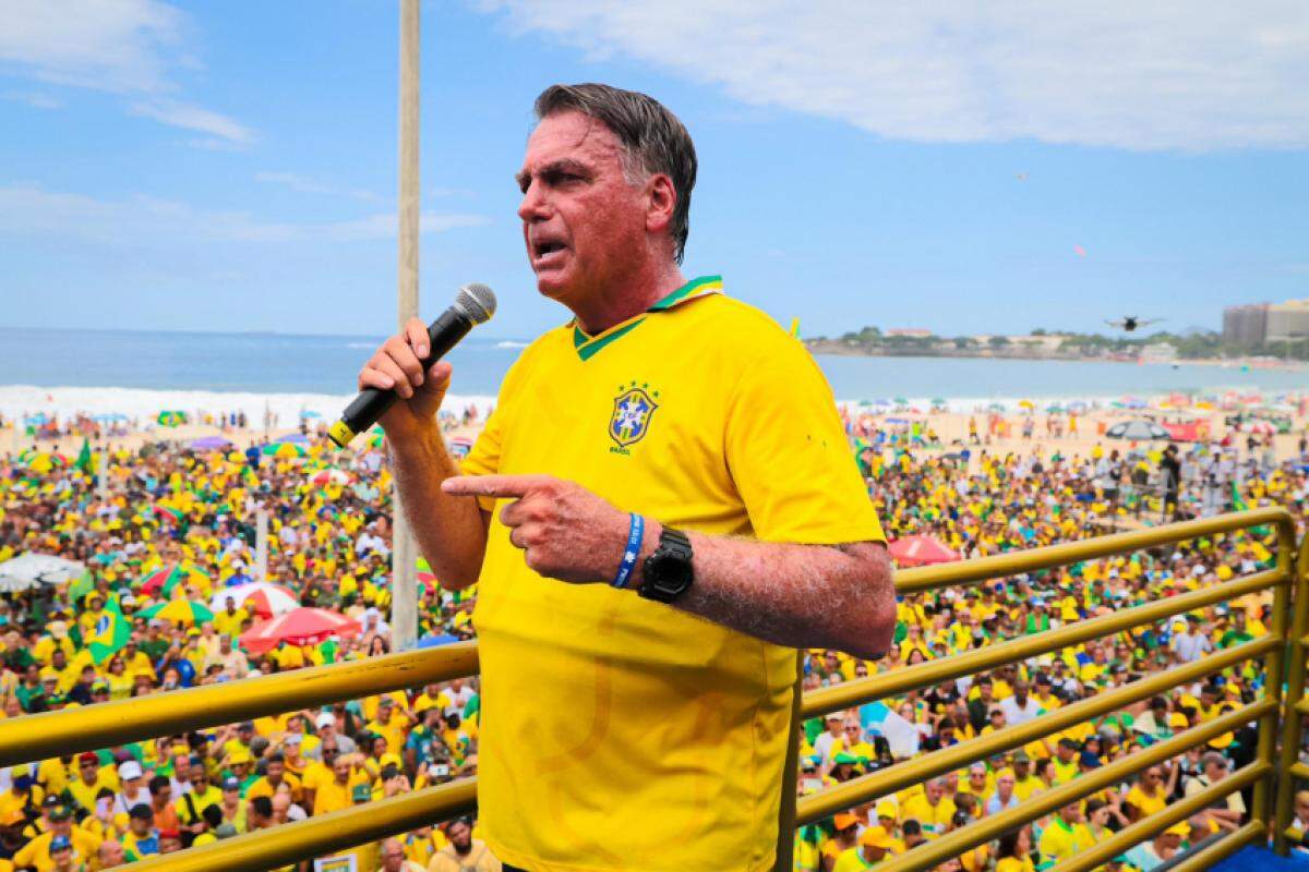 Bolsonaro durante evento em Copacabana, no Rio de Janeiro