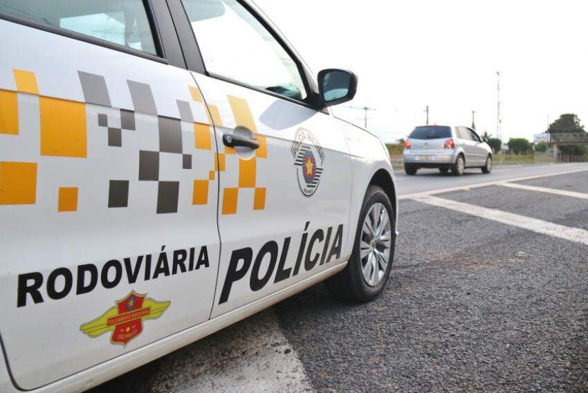 Carro onde estava a droga foi abordado pela Polícia Militar Rodoviária