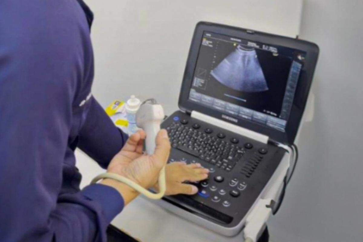 Cidade realizou mais de 21 mil exames de ultrassom até abril, mas faltas comprometem eficiência da ação.