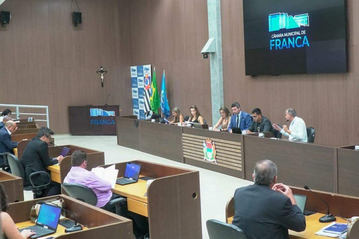 Vereadores durante sessão ordinária da Câmara Municipal de Franca