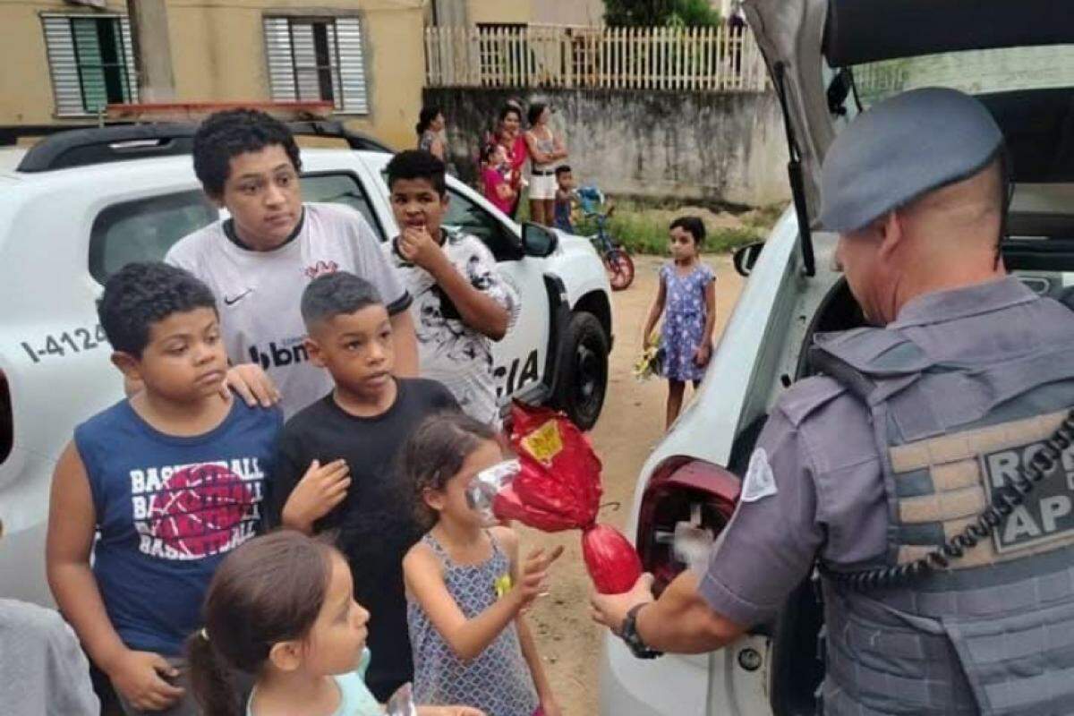 PM faz distribuição de ovos em Jacareí