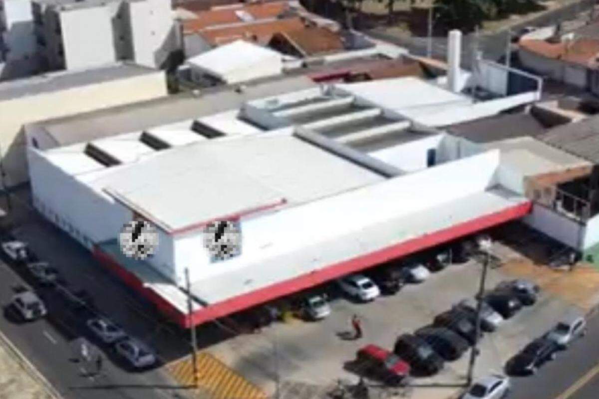Supermercado invadido em Franca