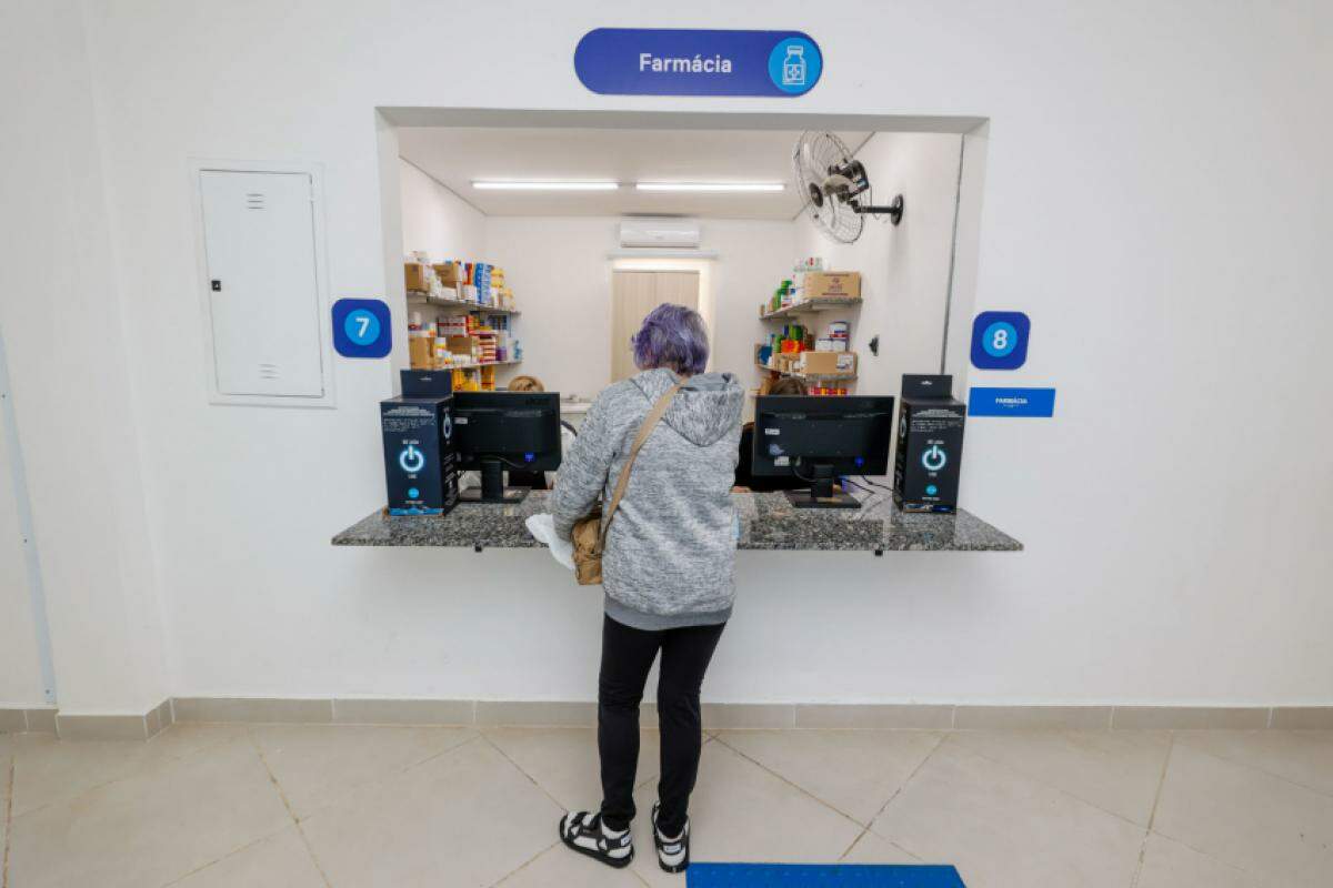 Serviços de saúde encerram o expediente hoje (16) e voltam apenas na terça (22), exceto unidades de pronto atendimento, que funcionam todos os dias