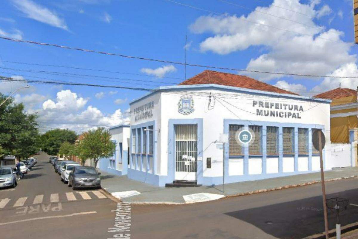 Desde o dia 1 de janeiro, o cargo de prefeito interino é ocupado por Caio Augusto Crepaldi (MDB), que foi eleito presidente da Câmara